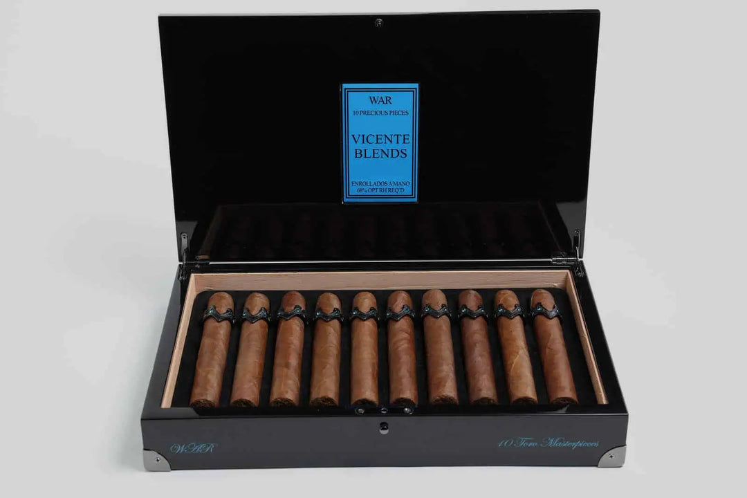 Vicente Blends Royalty Collection War (Toro Masterpiece) (5.88" x 56)