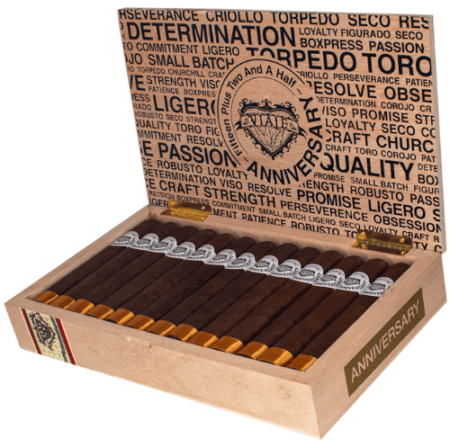 Viaje Fifteen Plus Two and a Half Anniversary Gold (Toro) (6.0" x 54)