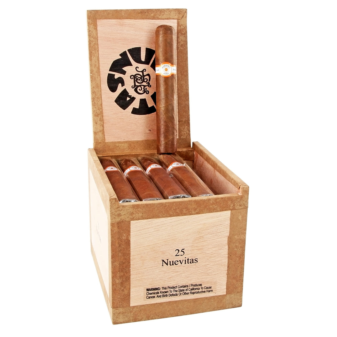 Tatuaje Nuevitas Esteli (Robusto) (5.0" x 52)