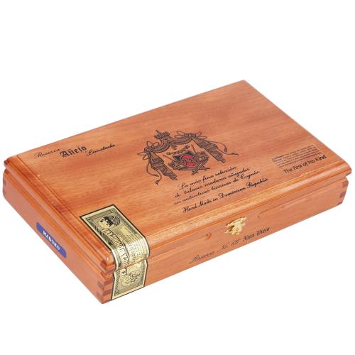 Arturo Fuente Anejo Reserva Shark No. 66 (Robusto BP) (5.63" x 52)