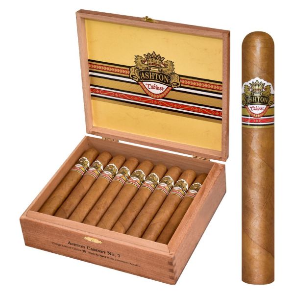 Ashton Cabinet Series Vintage No. 7 (Toro) (6.2" x 52) Cigar