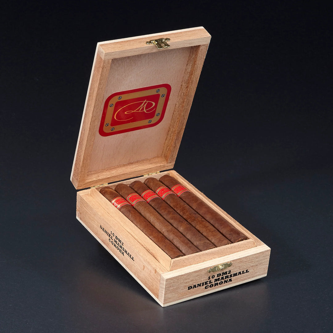 Daniel Marshall Red Label (Corona) (5.5" x 44)