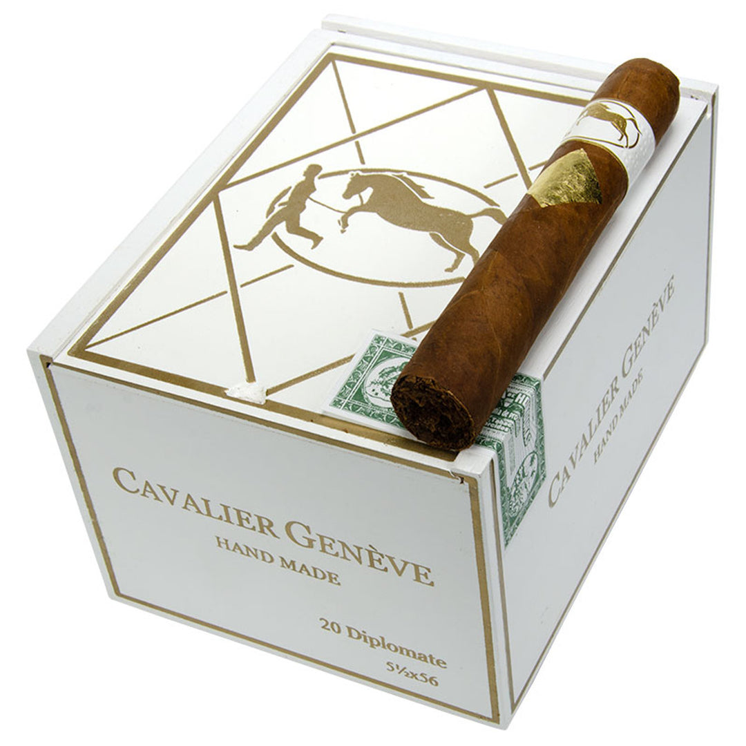 Cavalier Geneve White Series Diplomate (Gordo) (5.5" x 56)