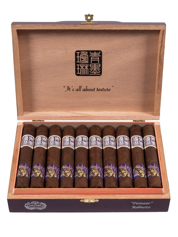 Chimolly Pioneer Robusto Cigar Open Box