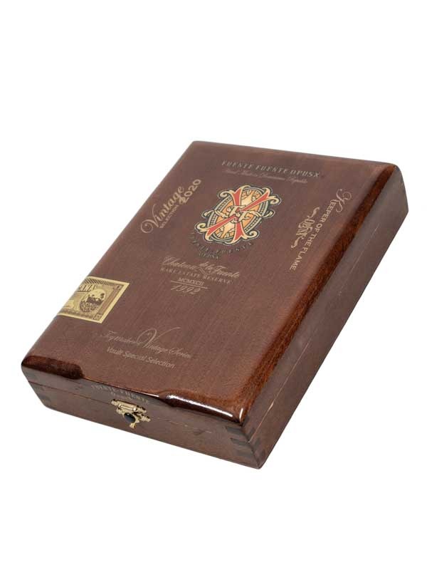 FUENTE FUENTE OPUS X TOYMAKERS VINTAGE KEEPER OF THE FLAME 2020 CIGAR CLOSED BOX