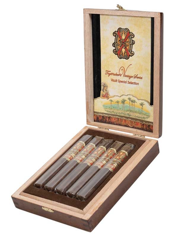 FUENTE FUENTE OPUS X TOYMAKERS VINTAGE KEEPER OF THE FLAME 2020 CIGAR OPEN BOX