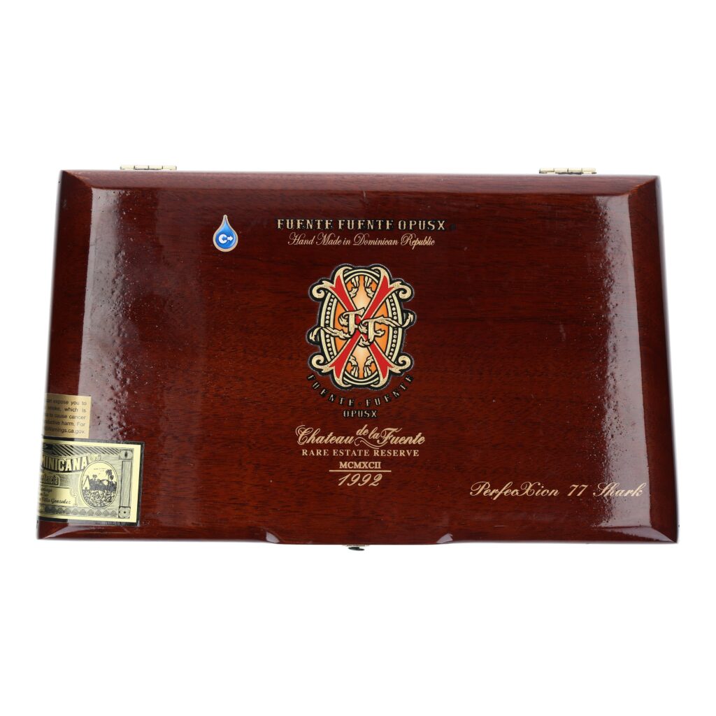 Fuente Fuente Opus X Perfecxion #77 Shark (5.5" x 52)