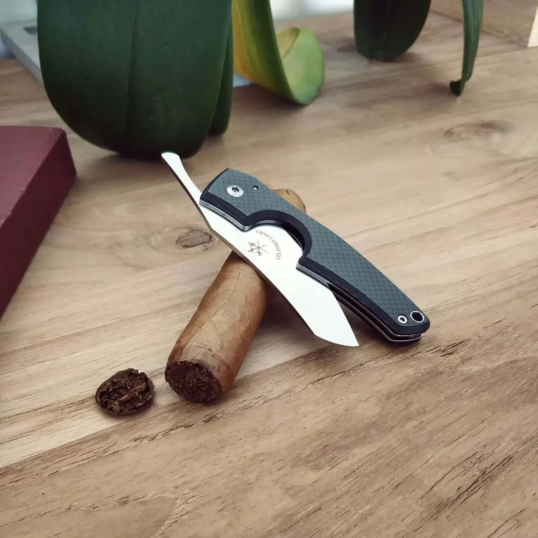 Les Fines Lames Cigar Knife LE PETIT - Carbon Fiber