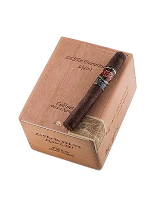 La Flor Dominicana (LFD) Ligero Cabinet L-200 Oscuro Natural (Corona) (4.88" x 40)