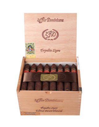 La Flor Dominicana (LFD) Ligero Cabinet Torpedito Oscuro Natural (Torpedo) (4.75" x 50)