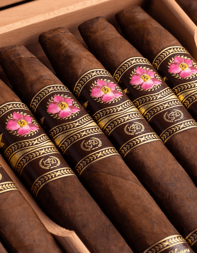 La Flor Dominicana 30th Anniversary (Perfecto) (6.5" x 48)