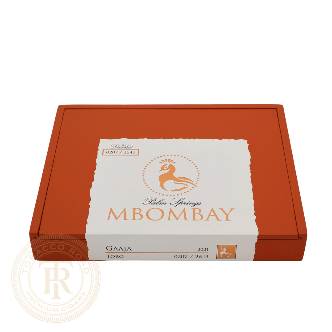 MBombay Gaaja Toro Natural Closed Box