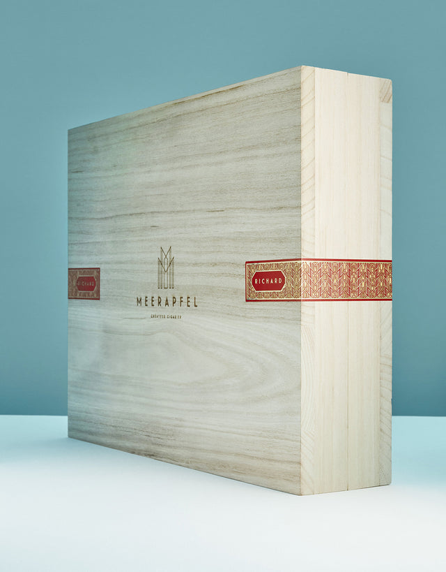 Meerapfel Richard Double Robusto (5.75" x 52)
