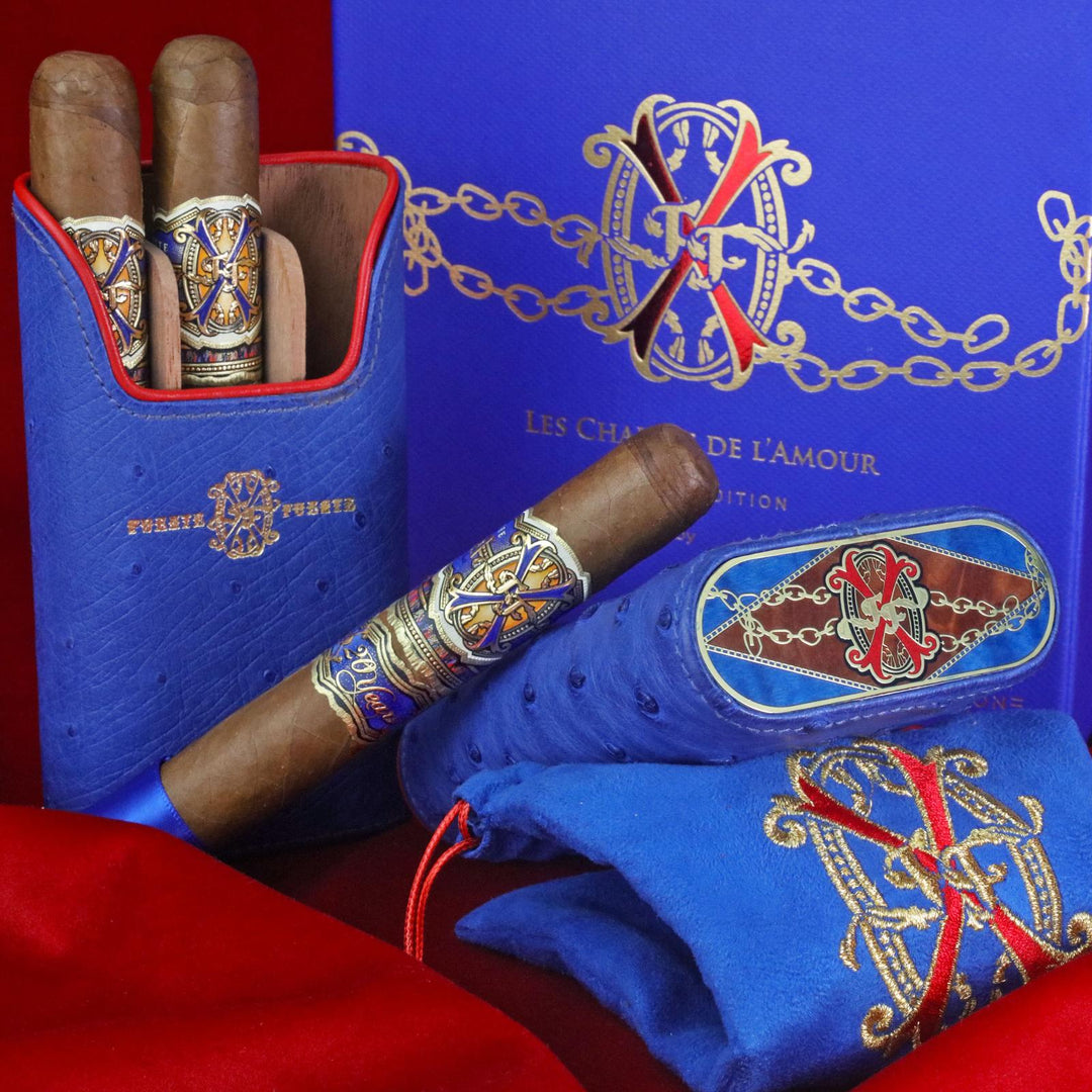 Brizard & Co. x Opus X Les Chaines De L'Amour Maccarrone Collaboration Cigar case + Opus X Cigars - Blue Ostrich