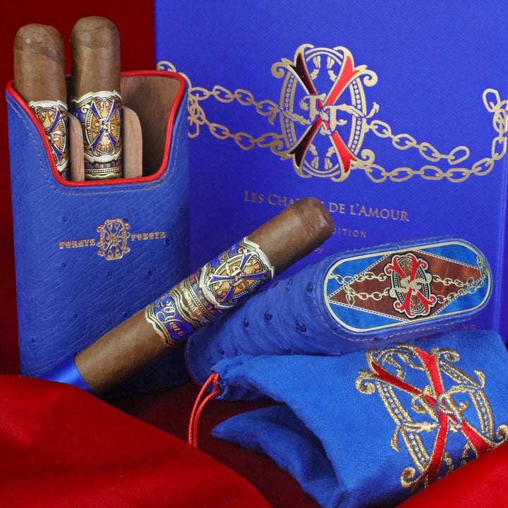 Brizard & Co. x Opus X Les Chaines De L'Amour Maccarrone Collaboration Cigar case + Opus X Cigars - Blue Ostrich