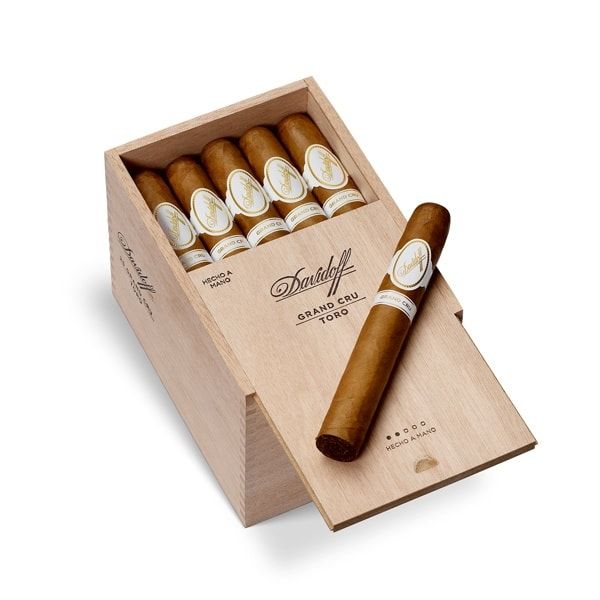 Davidoff Grand Cru Toro (6.0" x 54) Cigar - TRP Cigars