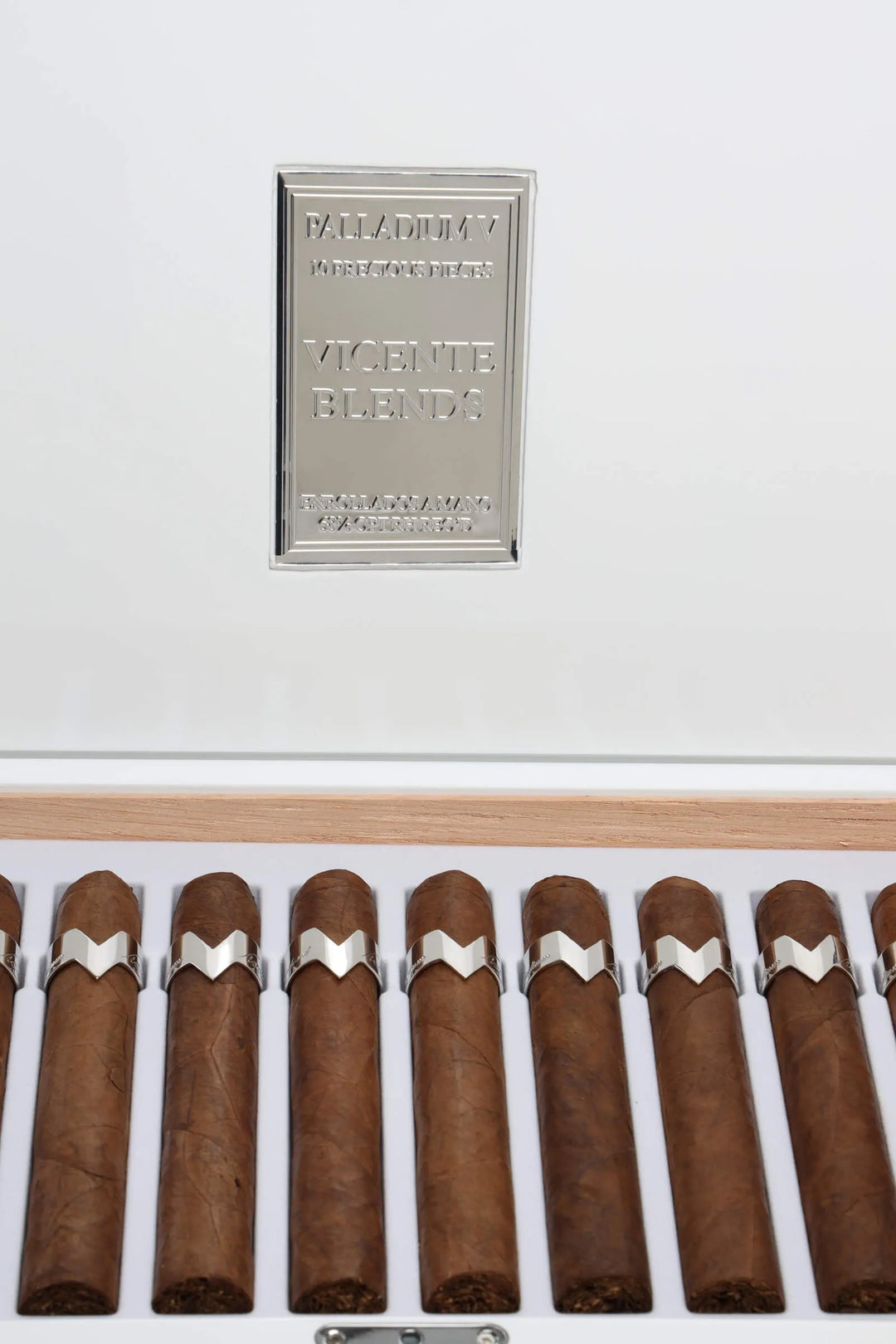 Vicente Blends Precious Collection Palladium V (Toro Masterpiece) (5.88" x 56)