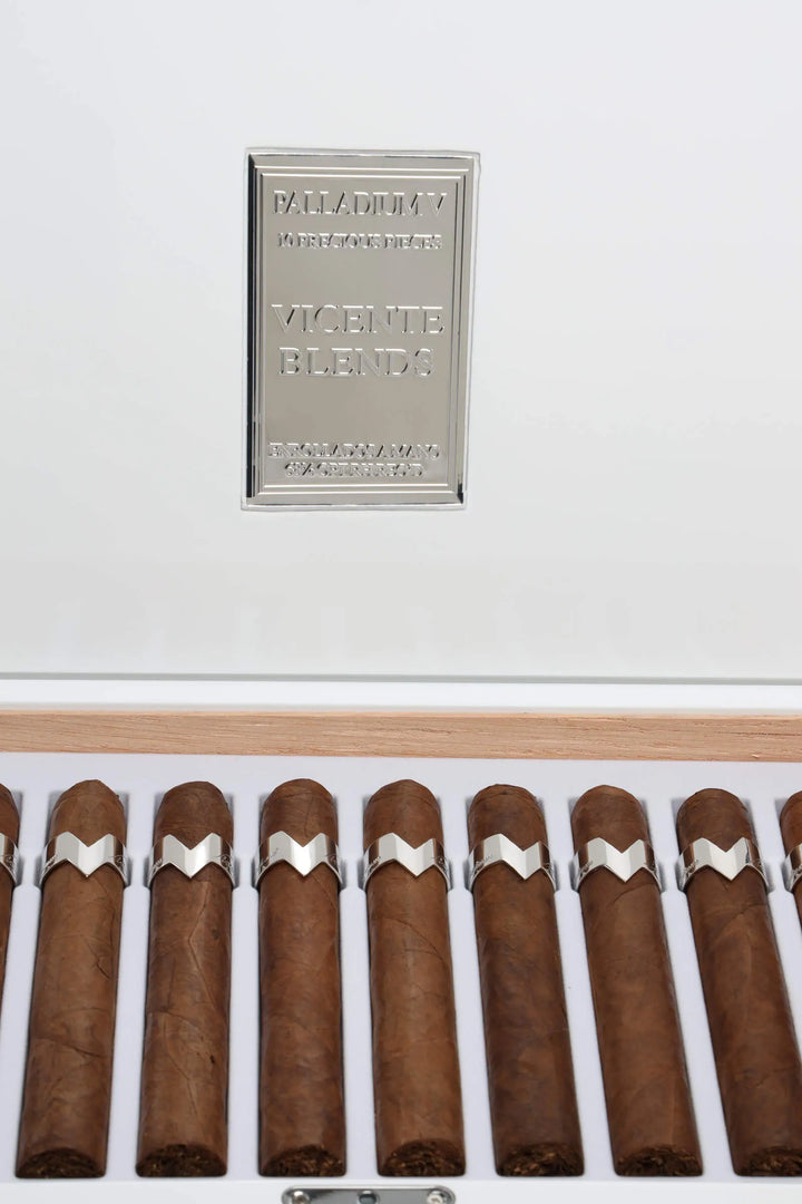Vicente Blends Precious Collection Palladium V (Toro Masterpiece) (5.88" x 56)