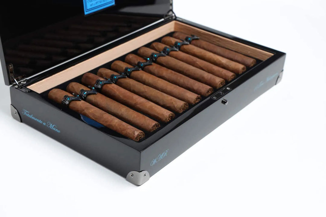 Vicente Blends Royalty Collection War (Toro Masterpiece) (5.88" x 56)