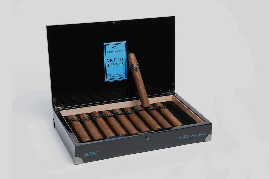Vicente Blends Royalty Collection War (Toro Masterpiece) (5.88" x 56)